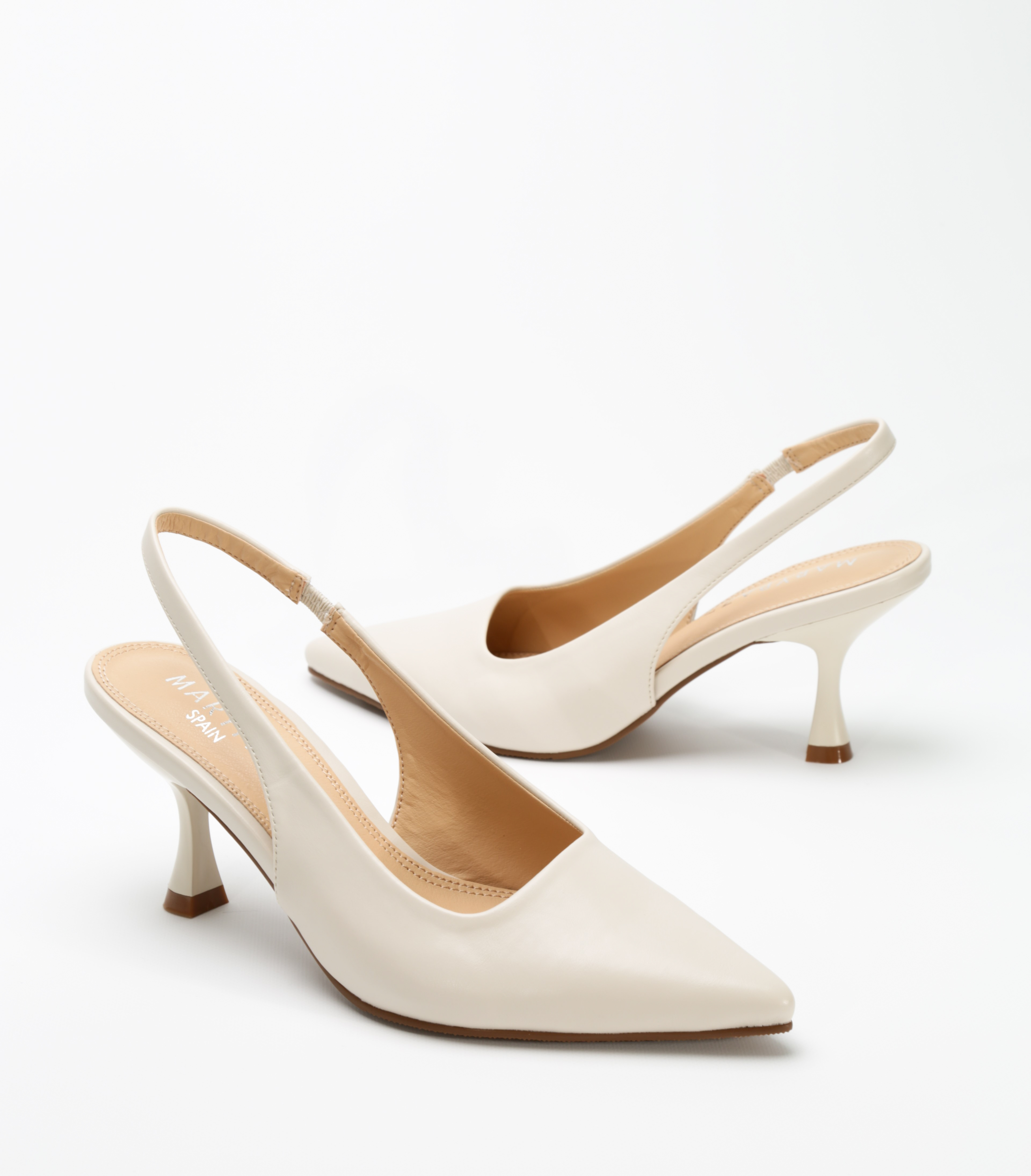 Zapato tac&oacute;n destalonado image number null